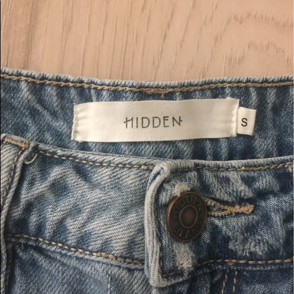 Light wash denim shorts - Picture 4 of 5